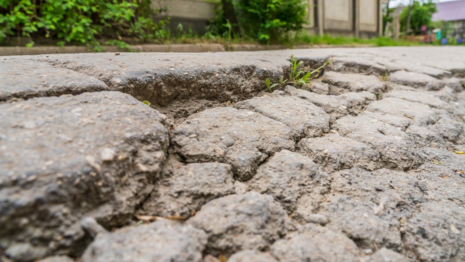 La prévention des risques liés aux mouvements de terrain et aux cavités souterraines